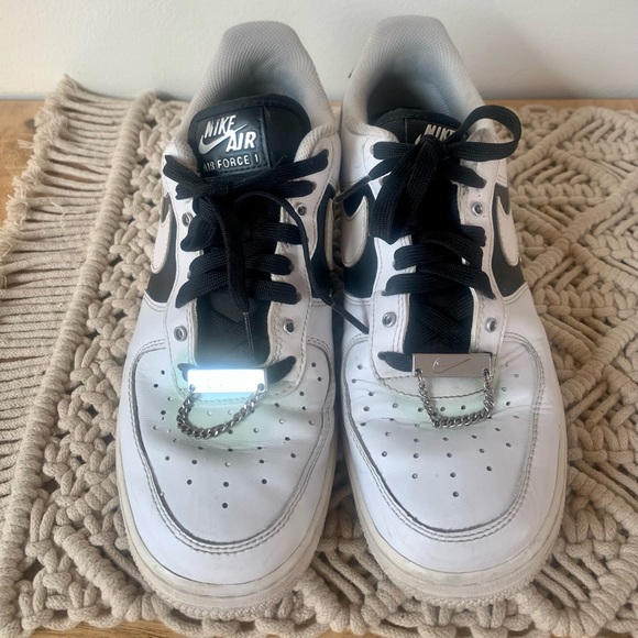 Nike Air Force 1 07 Premium Sneakers size 8 men chain - Picture 3 of 9